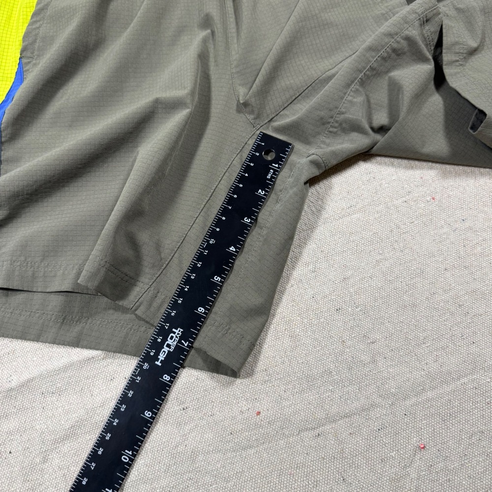 Saucony Running Shorts Mens M Olive Green Neon Yellow Blue Excellent Athletic - Picture 10 of 10